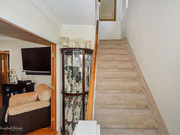 5th image of 524 Whittier St
