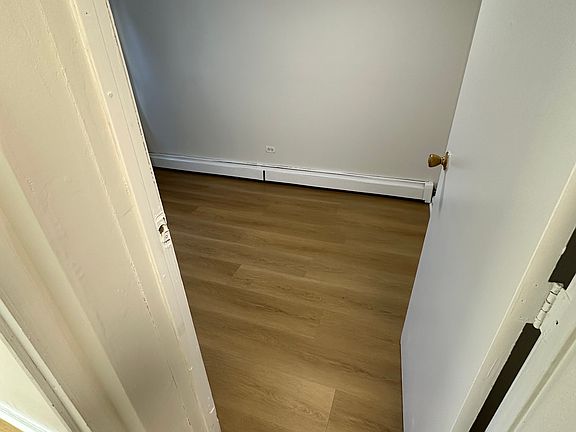 4th image of 16415 71st Ave Floor Basement