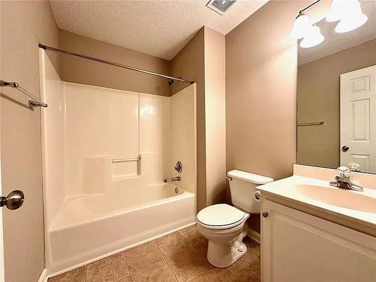 7080 Shady Oak Ln — Photo 16