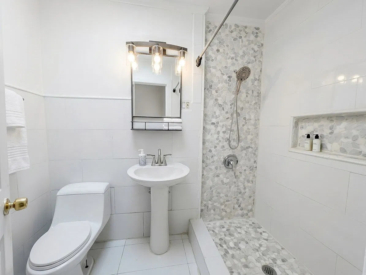 2 bed, 1200 sqft, $2,500 — Photo 3