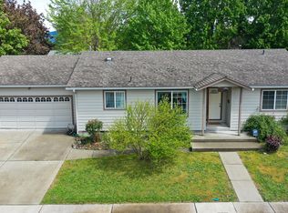 2885 Galaxy Way, Grants Pass, OR 97527