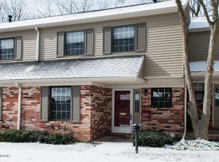 3210 Greenleaf Blvd, Kalamazoo, MI 49008