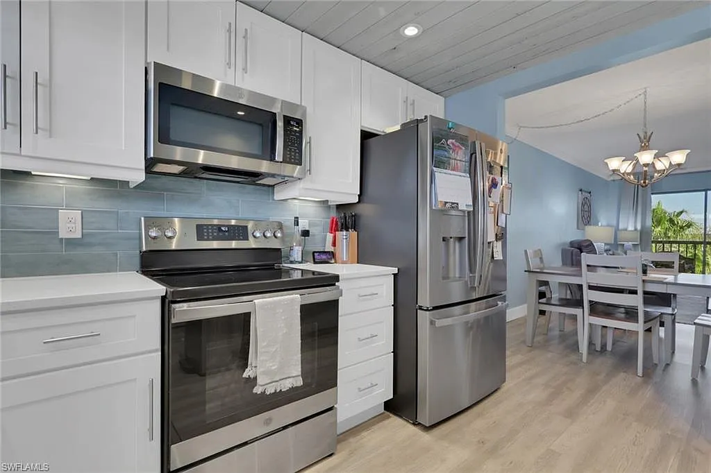 Centre Court Condo — Photo 1