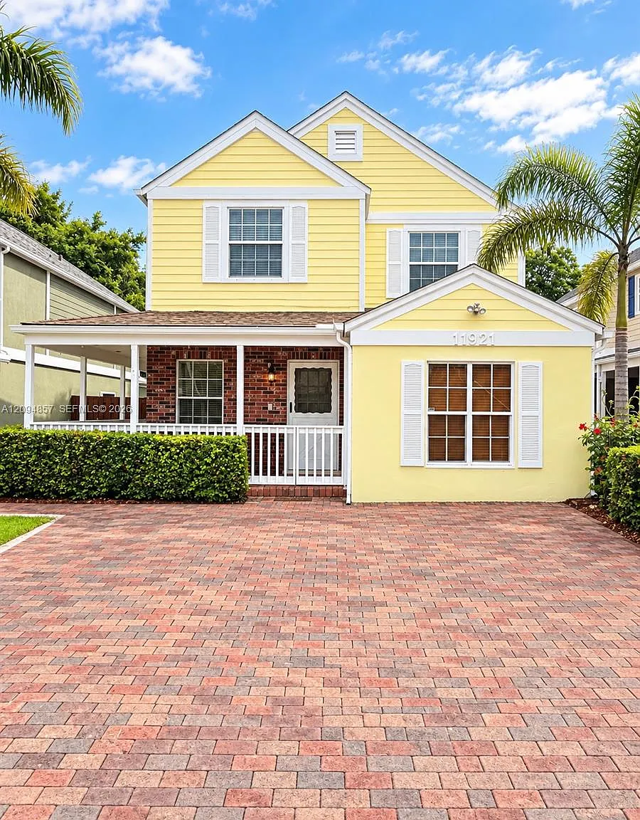11921 SW 117th Ct — Photo 1