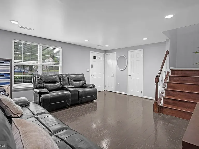 93 Bickel Ct — Photo 5