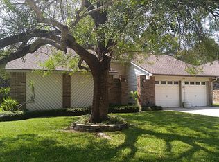 2801 Forest Point Dr, League City, TX 77573