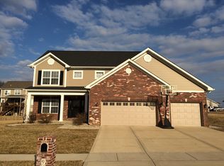 902 Moorfield Park Dr, O Fallon, IL 62269