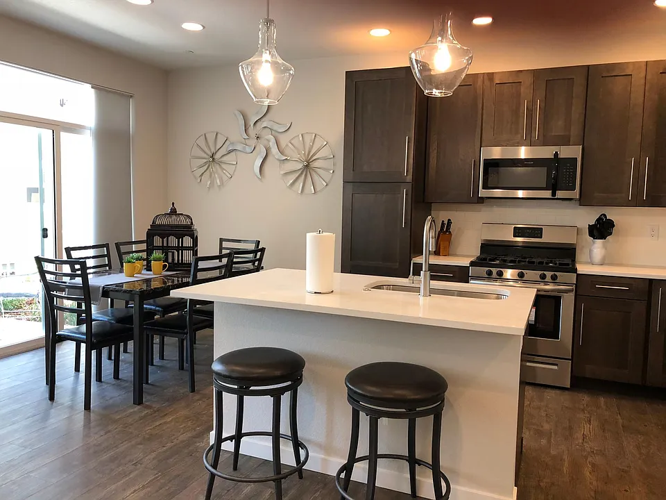 kitchen/dining