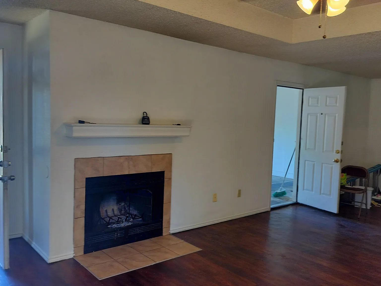 3 bed, 1500 sqft, $2,000 — Photo 2