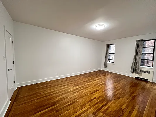 Rented by Oxford Property Group | media 7