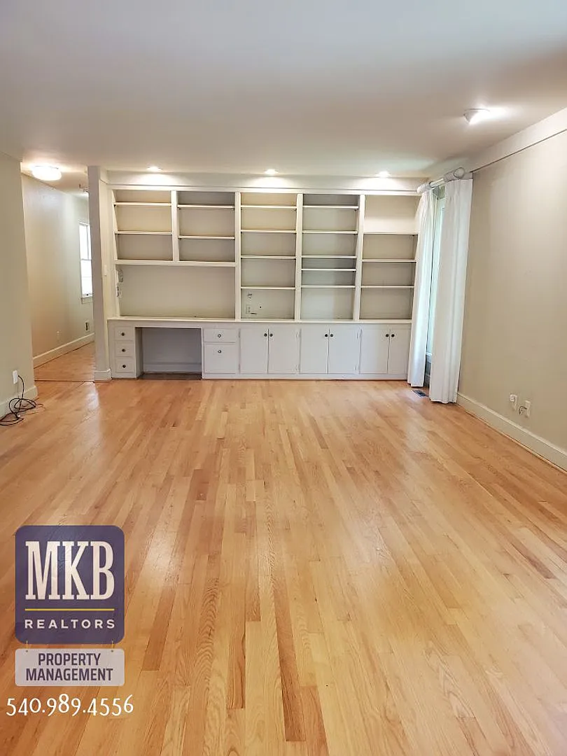 Wonderful home in Hunting Hills Community in South Roanoke County — Photo 4