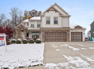 9533 Sunset Ridge Dr NE, Rockford, MI 49341