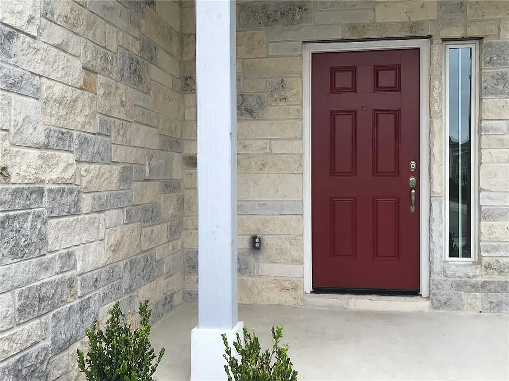 3 bed, 2.5 bath, 1804 sqft, $2,500 — Photo 3