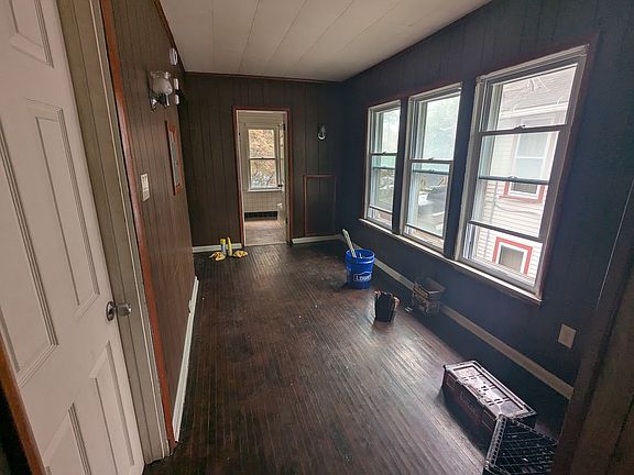 5th image of 2382 Franklin Ave #2