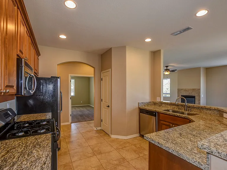 1712 Claire St — Photo 12