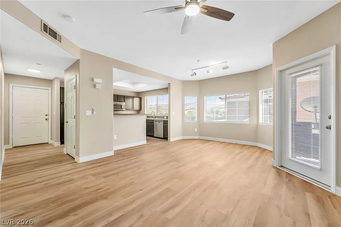 2 bed, 2.0 bath, 1253 sqft, $1,600 — Photo 4