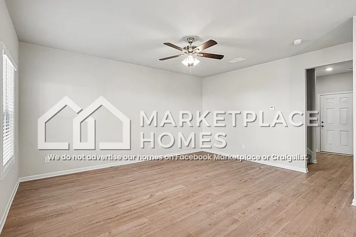 4 bed, 2.5 bath, 1897 sqft, $2,295 — Photo 4