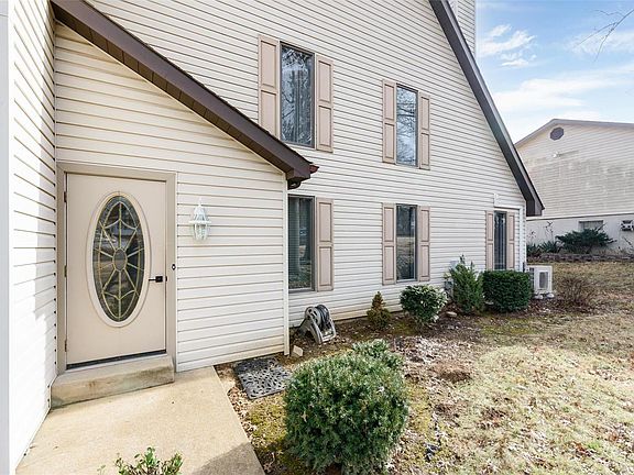2nd image of 65 Oakwood Ln