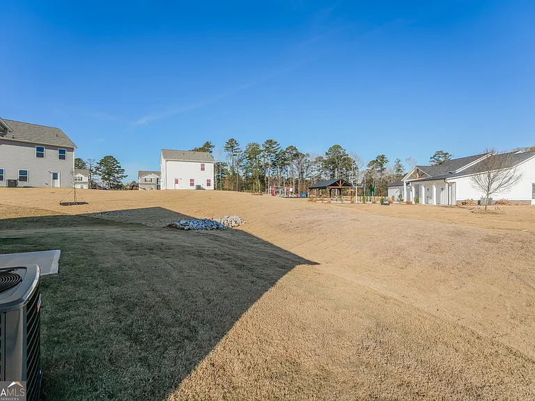 317 Limestone Cir — Photo 16