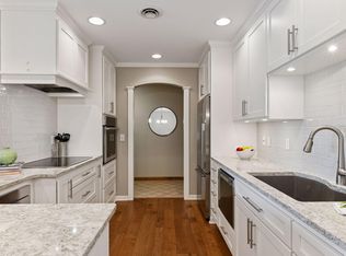 8651 Basswood Rd UNIT 203, Eden Prairie, MN 55344