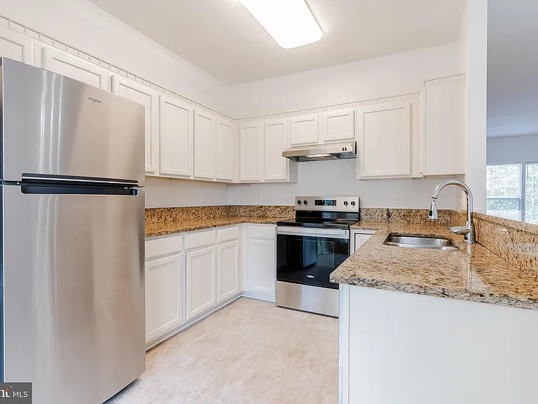 3290 Gina Pl — Photo 12