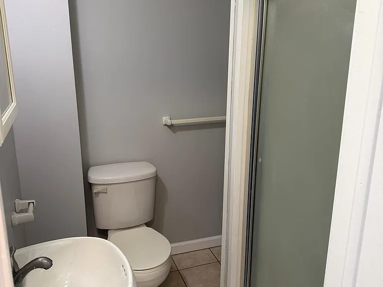 2516 S Broad St #2F — Photo 7