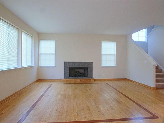 3rd image of 1427 W Remington Ln