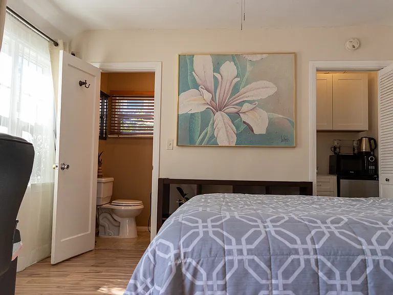 2321 Las Colinas Ave — Photo 7