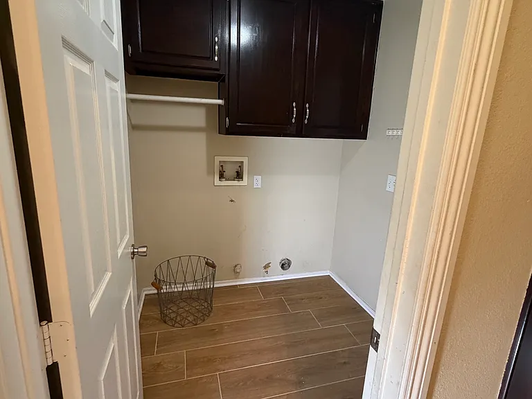 8938 Wedgewood Ct — Photo 9