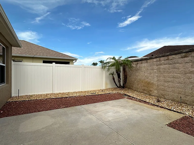 724 Yager Ln — Photo 35