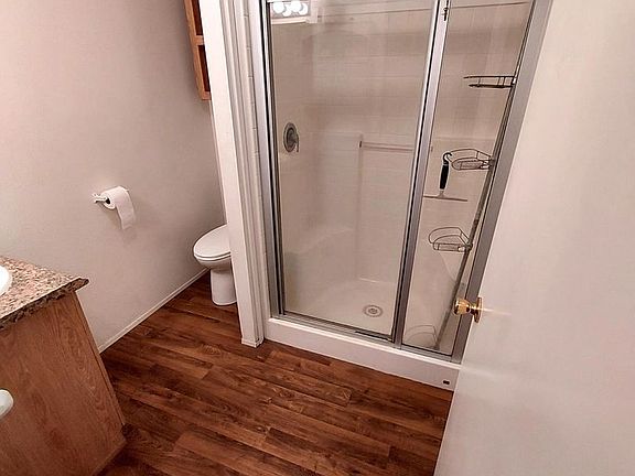 5th image of 3959 Cartwright St