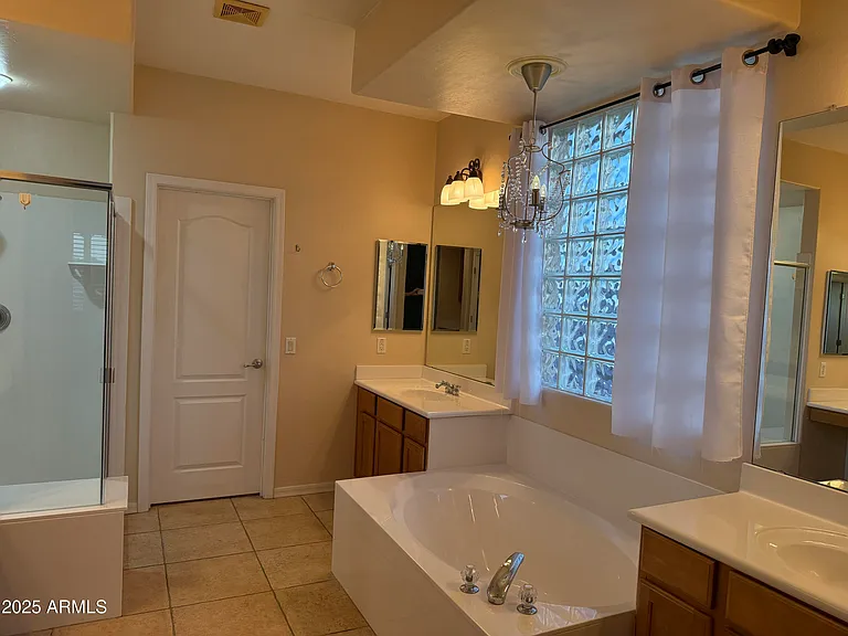 642 E Torrey Pines Pl — Photo 25