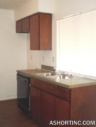 5th image of 12511 Shorecrest Ln
