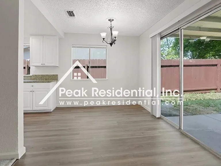 4154 Englewood St — Photo 5