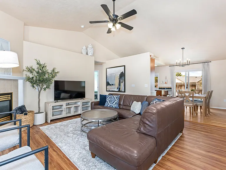 5875 S Hollyhock Way — Photo 1