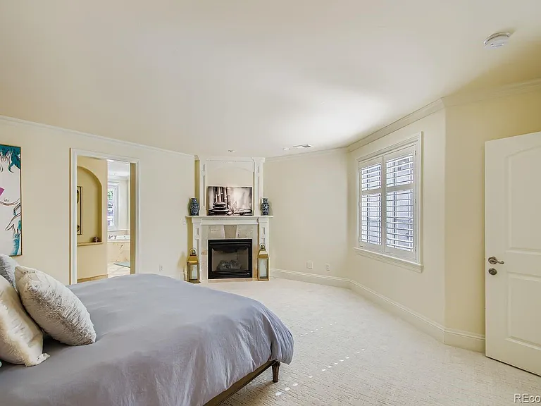 450 N Detroit St — Photo 12