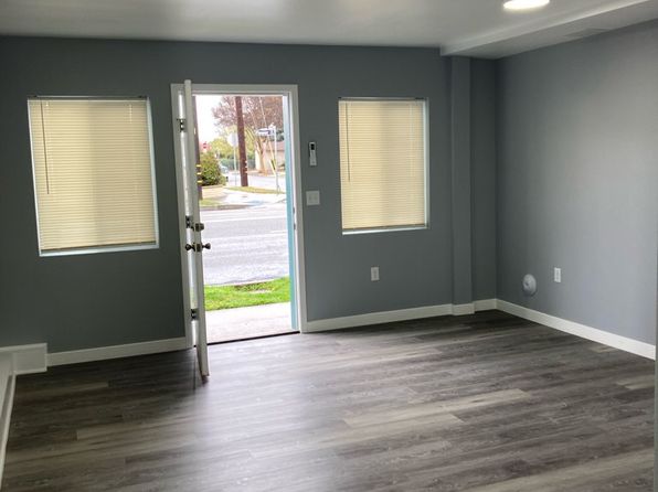 117 Flower St #1/2