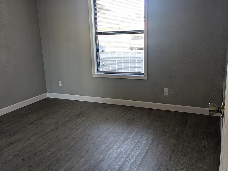 729 E Poinsettia Ave — Photo 9
