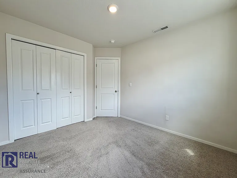 873 N 19th Ave — Photo 16