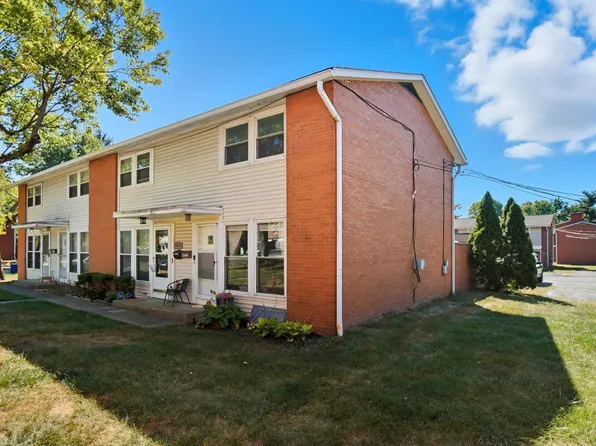 5549 Rockwood Ct #R-48, Columbus, OH 43229