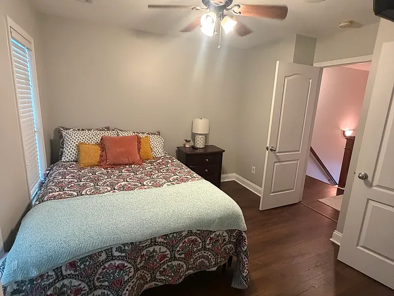 301 Hurston Cir — Photo 16