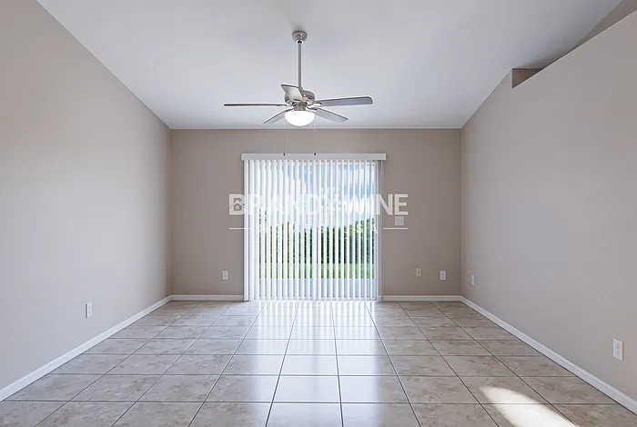 424 S Candler Ave — Photo 4