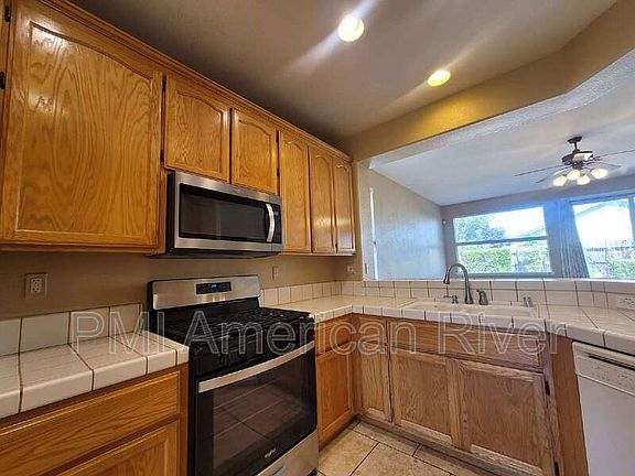 5th image of 10920 Bellone Way