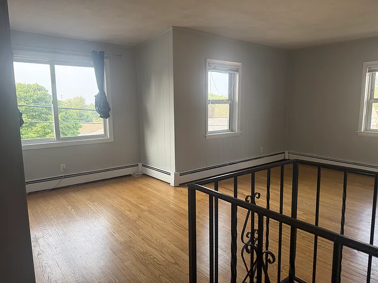 68 Uxbridge St #2 — Photo 4