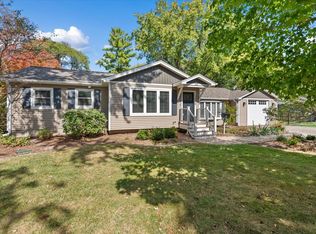 1438 S 6th St, St Charles, IL 60174