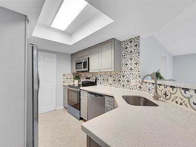 5005 Wiles Rd #203, Pompano Beach, FL, 33073