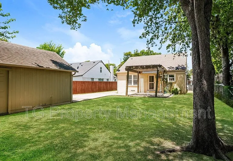 4536 Capitol Ave — Photo 15