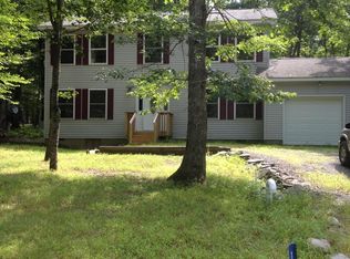 106 Claudine Ct, Dingmans Ferry, PA 18328