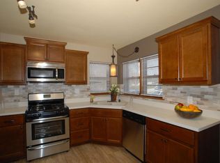 5631 S 45th St, Greenfield, WI 53220