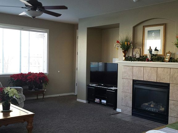 Family Room w/ Fireplace